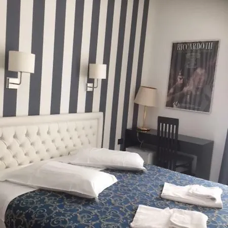 Hotel Centrale Отель Триест