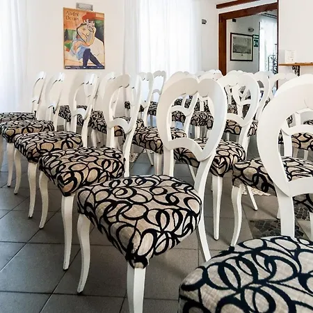 Hotel Centrale Отель Триест